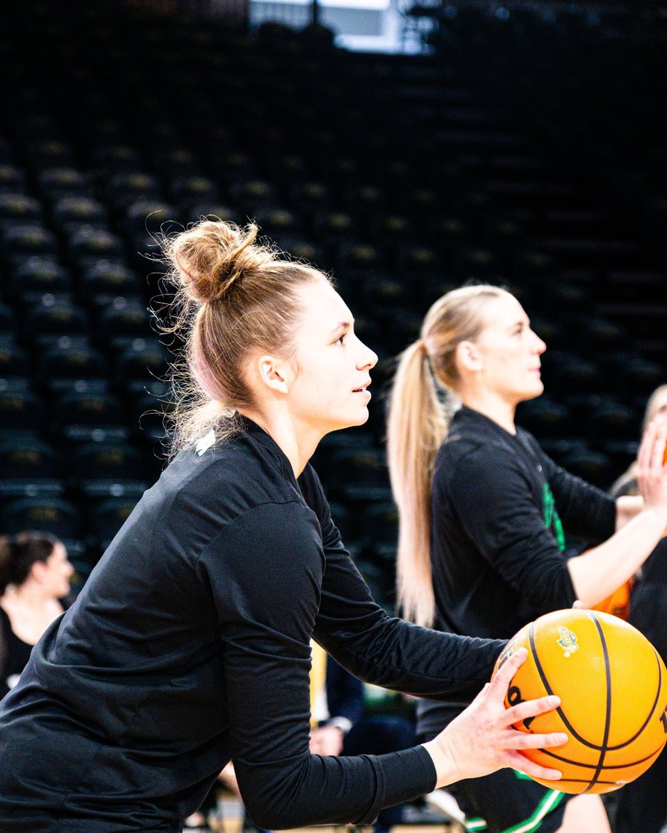 UNDwbasketball tweet picture