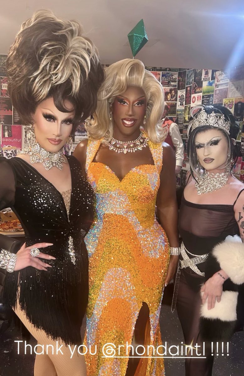 Well, yes! Pics of Kori at an event for The Sims last night, featuring Gottmik 💚

📸: dylanlujano, viviennevida