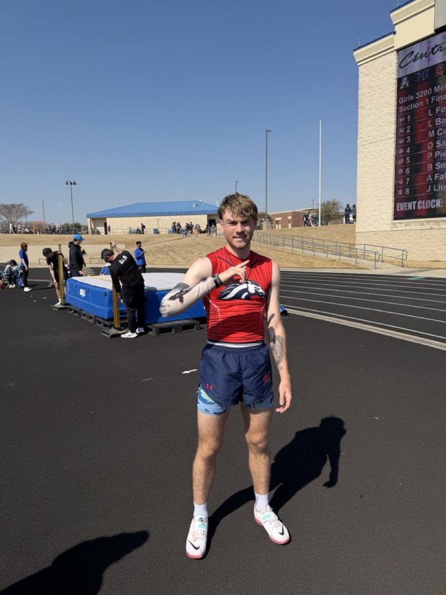 1Kierondonnelly's tweet photo. Came away with another 1st ๐ฅ but disappointed with my performance, only 6ft 6 today. Need to work hard this week and prepare well for the next meet. @McKinneyBoydXC @MBHSBroncos #letemrun https://t.co/6AtemBAZGq