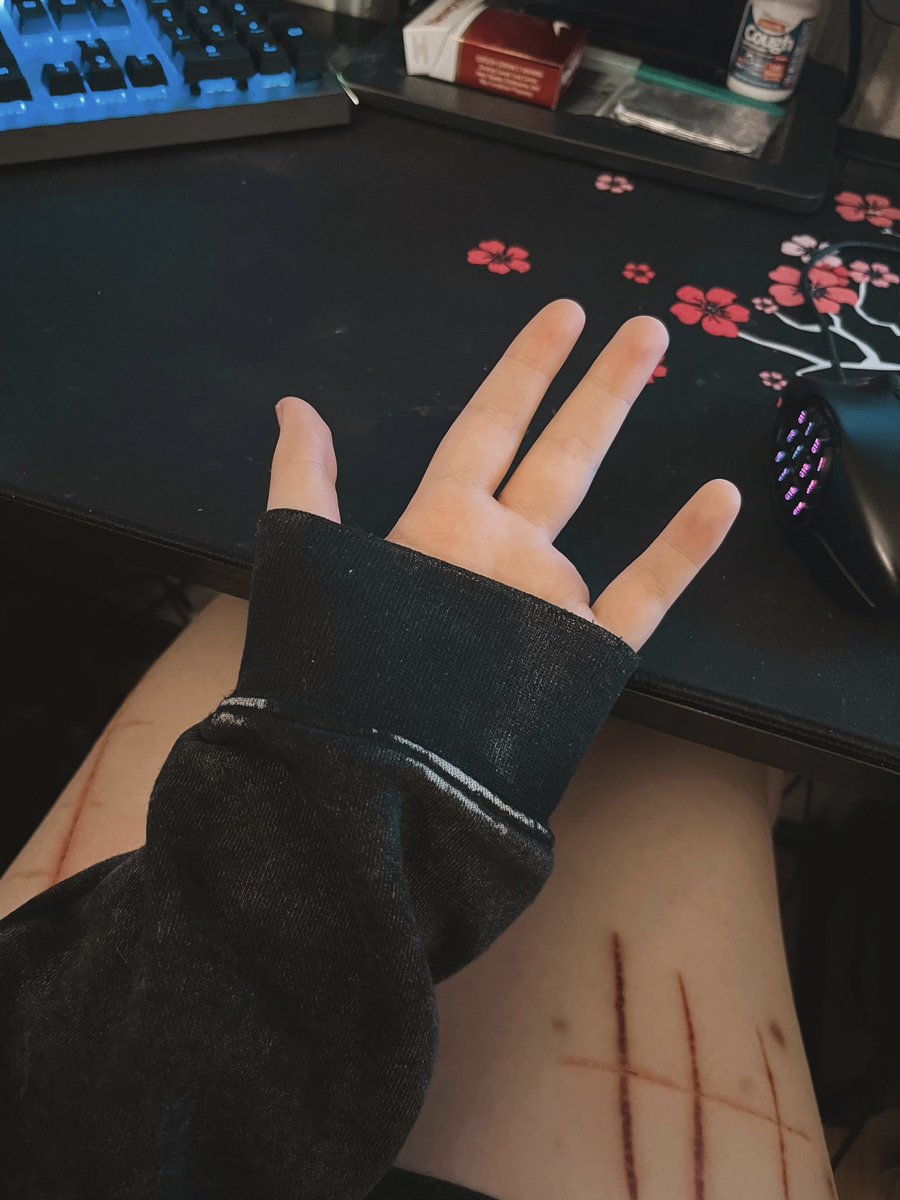 sillygirl2001 tweet media