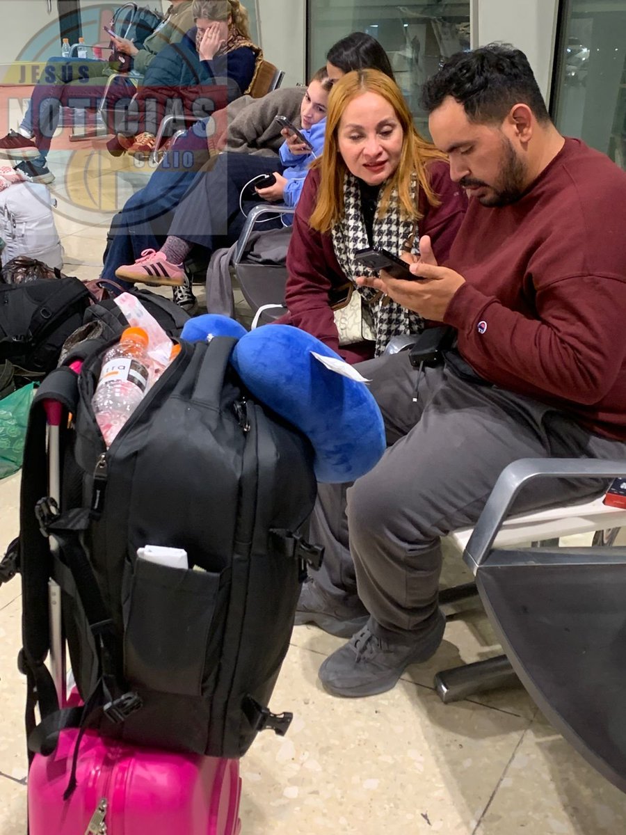 JesusColio's tweet photo. Mazatlecos quedan varados en Jordania tras escalada del conflicto en Medio Oriente

Mazatlán, Sinaloa.- Un grupo de 14 mazatlecos vive momentos de incertidumbre en Amán, luego de que su vuelo fuera cancelado tras la reciente escalada del conflicto en Medio Oriente. https://t.co/BwgICFQygx