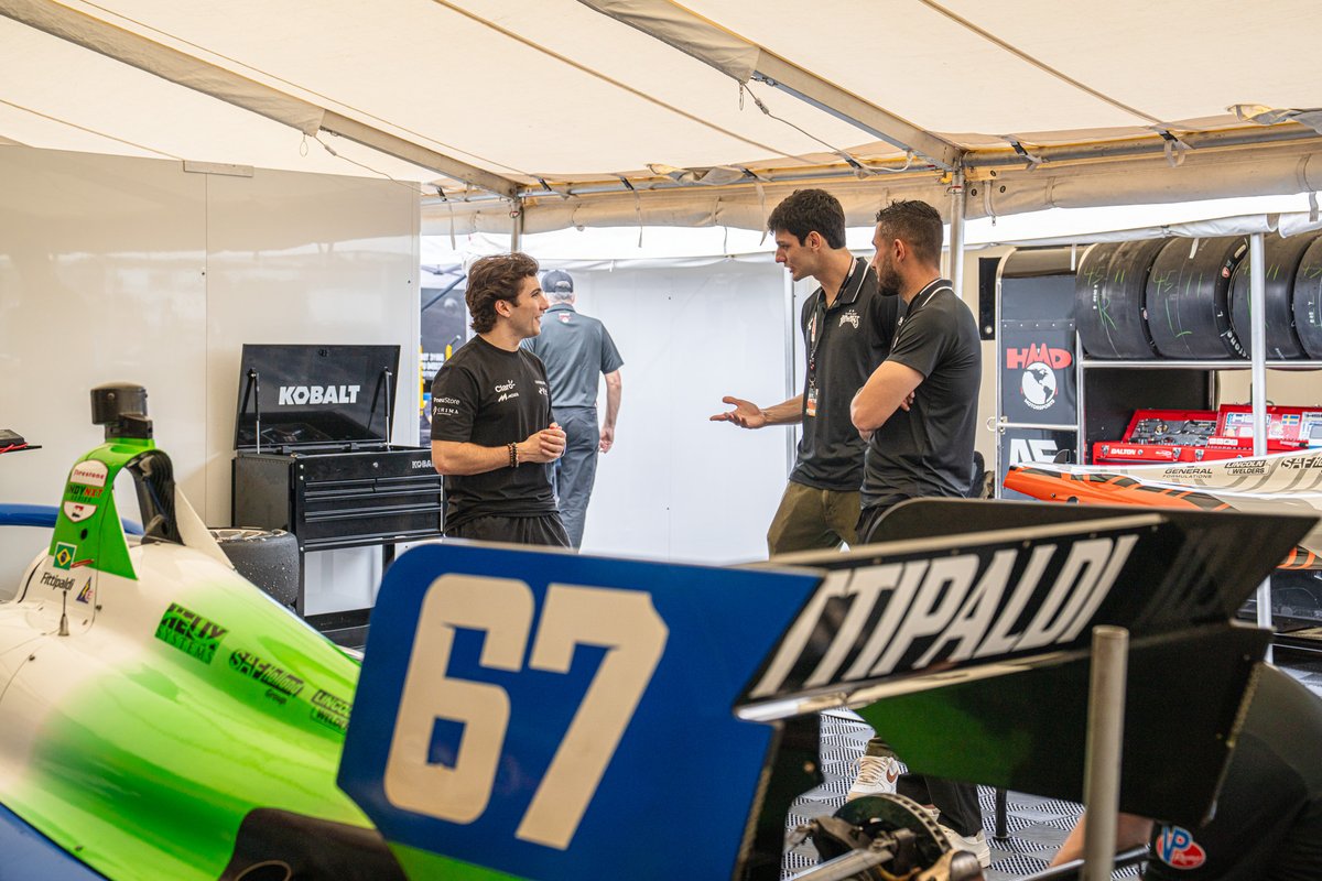 TampaBayRowdies's tweet photo. Pit lane link-up 🇧🇷🤝

@PedroBeckerDola and @Leofernandes_11 pulled up to the track to meet fellow Brazilian @INDYNXT driver Enzo Fittipaldi! https://t.co/Erx2qh1W6x