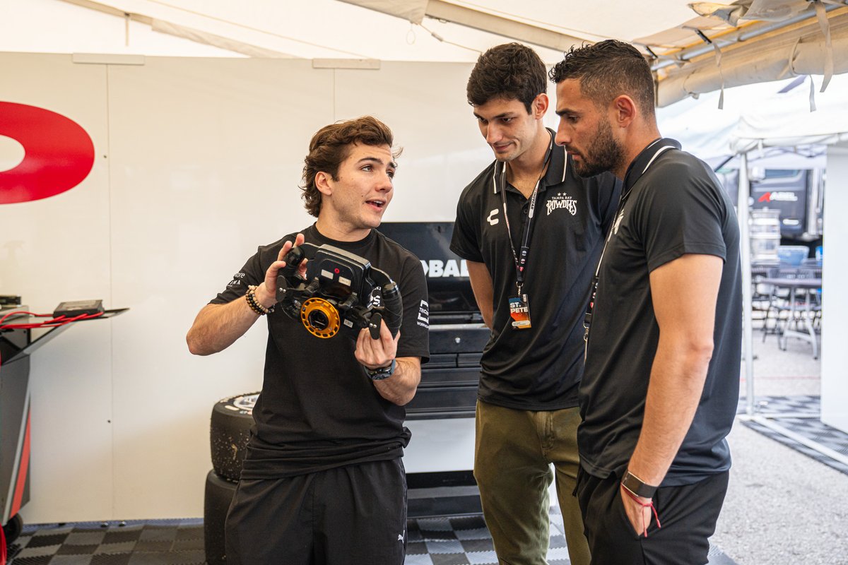 TampaBayRowdies's tweet photo. Pit lane link-up 🇧🇷🤝

@PedroBeckerDola and @Leofernandes_11 pulled up to the track to meet fellow Brazilian @INDYNXT driver Enzo Fittipaldi! https://t.co/Erx2qh1W6x