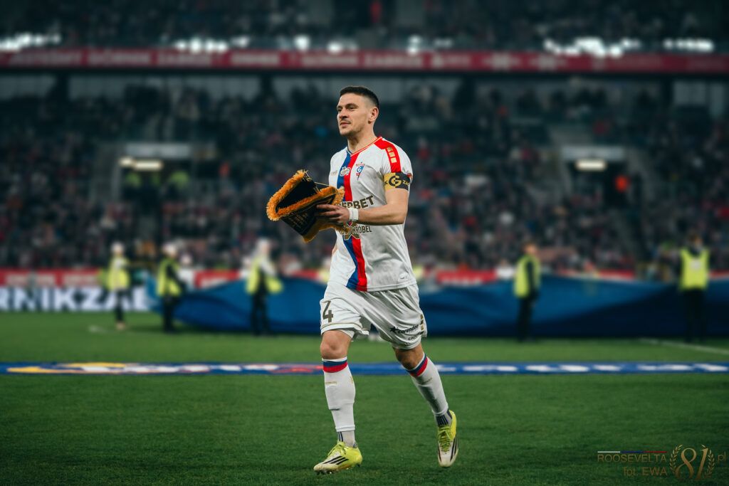 Górnik Zabrze na "Śląski Klasyk" bez kapitana. Wiemy, co wyłączyło Erika Janżę z występu w Katowicach 

roosevelta81.pl/gornik-zabrze-…