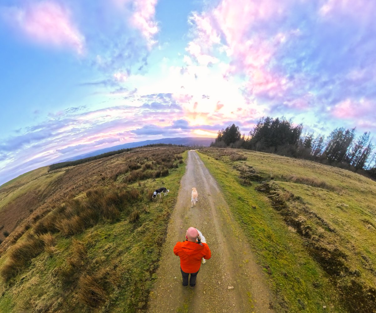 Paul Steele aka BaldHiker tweet media