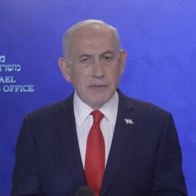 AlertesInfos's tweet photo. 🇮🇱🇮🇷 FLASH | Benjamin Netanyahu affirme que "de nombreux indices" laissent penser que le guide suprême iranien Ali Khamenei "ne serait plus en vie". (allocution télévisée) https://t.co/8PJ4bMFQgn