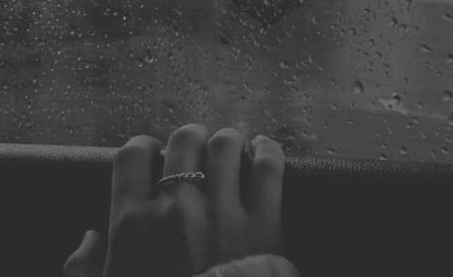 ٹوٹ سا گیا ہے میرے اعتبار کا وجود——
اب کوئی مخلص بھی ہو تو یقین نہیں آتا۔۔!

#اردو_زبان