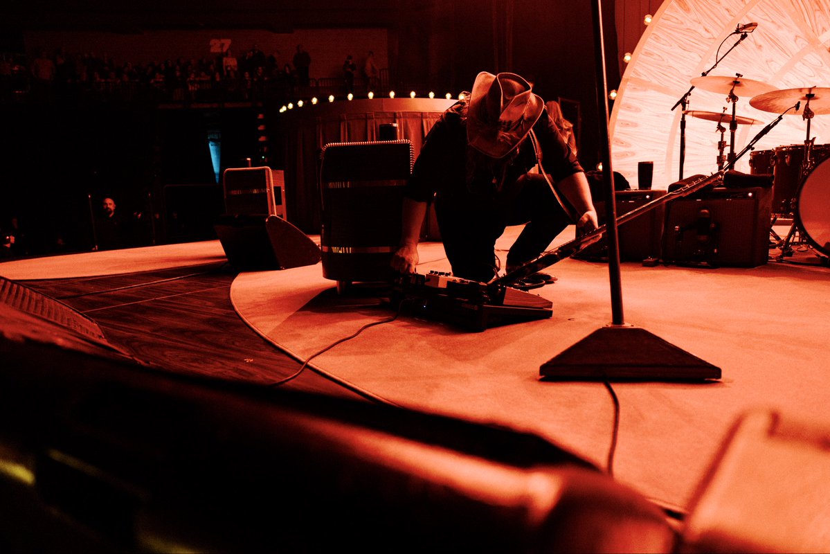 Chris Stapleton tweet media