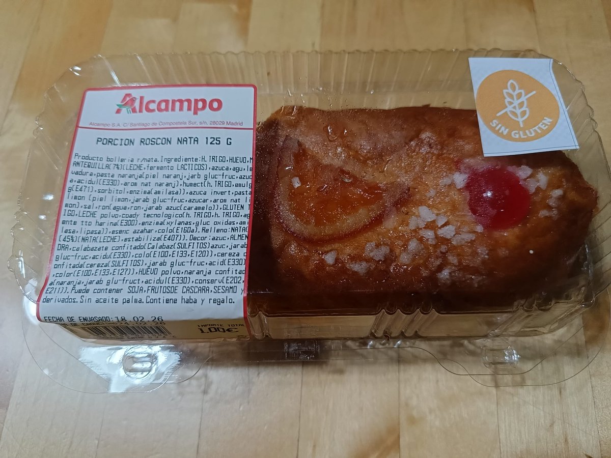Lourdes1307's tweet photo. Hola @alcampo. Compré este producto etiquetado así. Si amplias la foto, se ven los cuadraditos de los vectores de la pegatina de 'sin gluten' (que alguien ha pegado)y en la etiqueta pone perfectamente 'Trigo'. 
Deberíais vigilar los productos.
Comprado en el Alcampo de Granada. https://t.co/LywhqKkHri