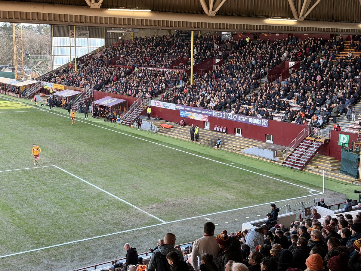 GaryStirling1's tweet photo. How good is it going to Fir Park just now! Everyone loving what’s on the park and the stands are full.

What a season https://t.co/ISBWHI3FfN