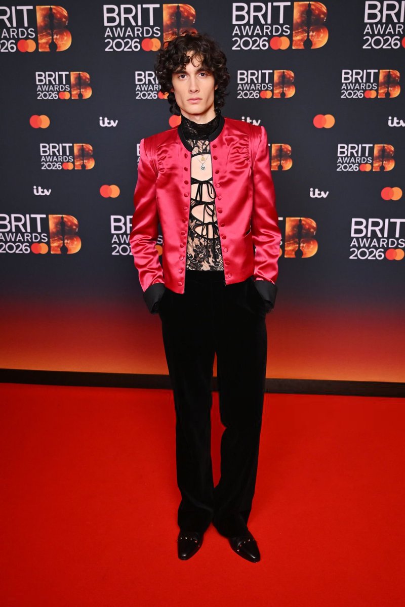 Acervo Sombr tweet media