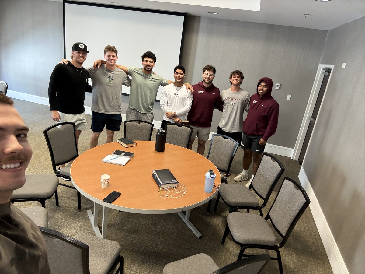 ekufca's tweet photo. The @EKUBaseball team #BibleStudy went over Matthew 5 verse 1-27 this week!⚾️⚾️⚾️ #GoBigE #ekufca #fcahuddle #fcaproven ⚾️⚾️⚾️ https://t.co/2NSHwM4aXi