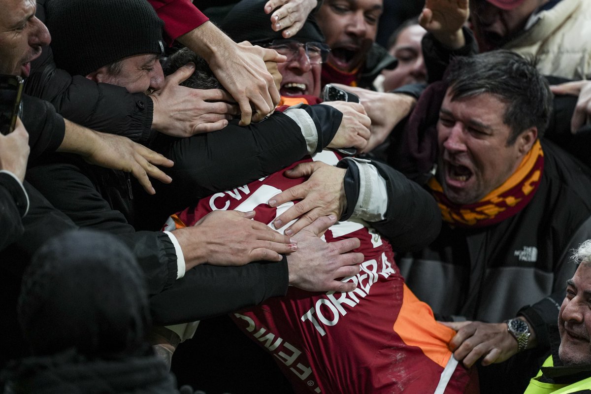 Böyle bir aşk görülmemiş dünyada! 💛❤️