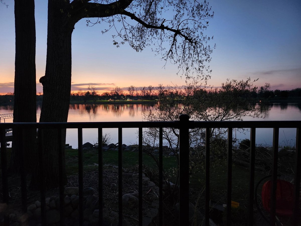 CindyKinzey's tweet photo. 111 Shoreline Drive, Carter Lake, IA, 51510
4 bed | 4 bath 3946 Sq. Ft.
Active | 585000
https://t.co/69QMieD3ya
Live the lake life on Carter Lake in this stunning waterfront two-story with private dock and backyard oasis featuring expansive patio and firepit where everyday... https://t.co/NmEjApHzAT