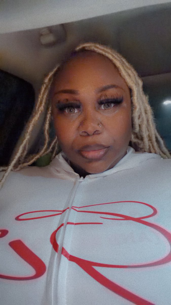 Goddess Amy tweet media