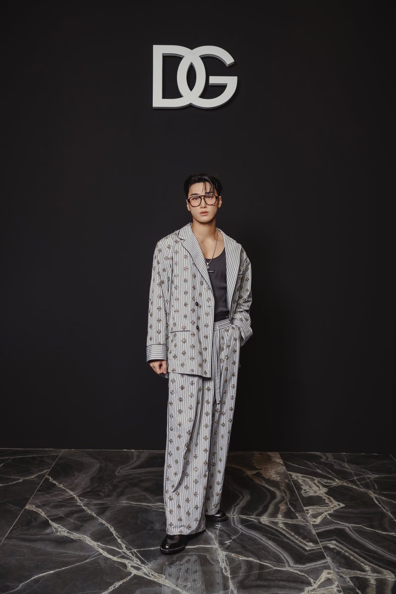 【2026秋冬ミラノフロントロウ速報】#SnowMan #岩本照 さん、#ATEEZ #サン さんが「ドルチェ＆ガッバーナ」に来場！

▼記事はこちら
bit.ly/4cU4Wm7

#DolceGabbana #DGFW26 #DGxHIKARU #HikaruIwamoto #CHOISAN #DGXSAN