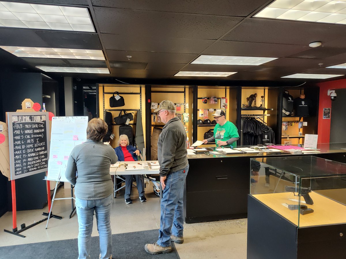 TakeBackOregon's tweet image. Super Saturday petition signing, Threat Dynamics 
13565 SW tualatin Sherwood road 
Suite 300 
Sherwood, Oregon 97140 
#IP37 one citizen one vote 
#IP51 END the death tax 
#IP53 let us paddle 
#IP31 Vote before tolls 
#IP50 End catch and release 
They will be here every Saturday