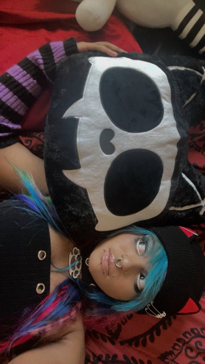 VampireFreaks.com tweet media