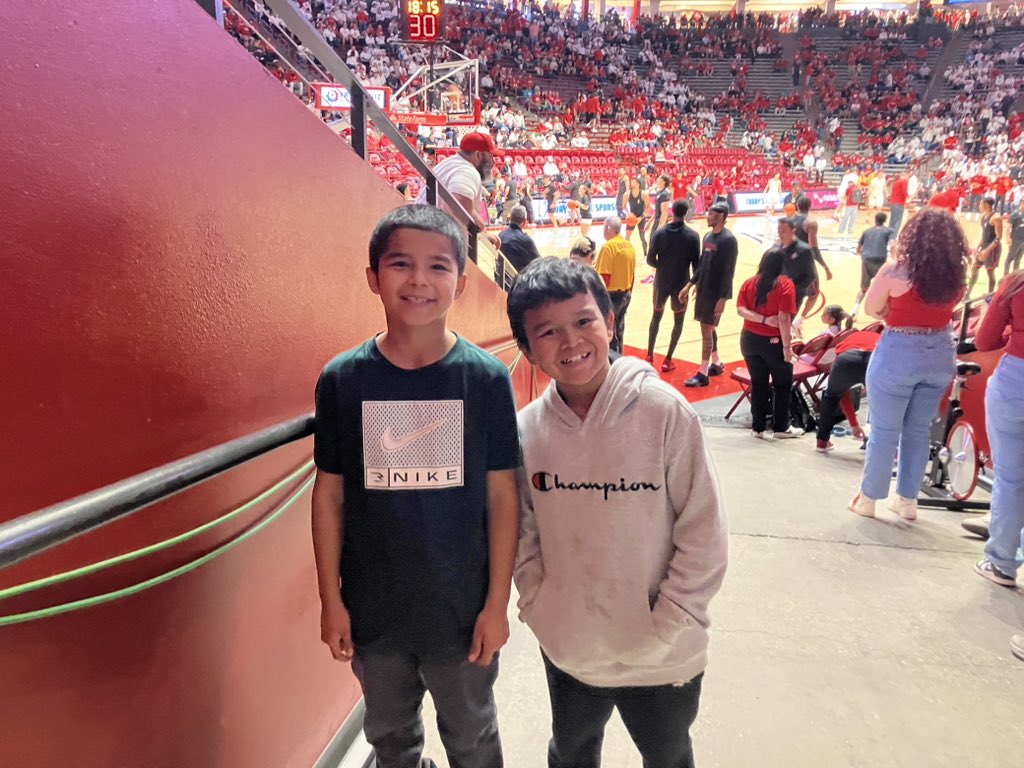 RealBrandega's tweet photo. 1st time at #ThePit for my sons buddies. They’re pumped to see @UNMLoboMBB vs @Aztec_MBB 
#GoLobos #NewMexico https://t.co/A13Xm18MqQ