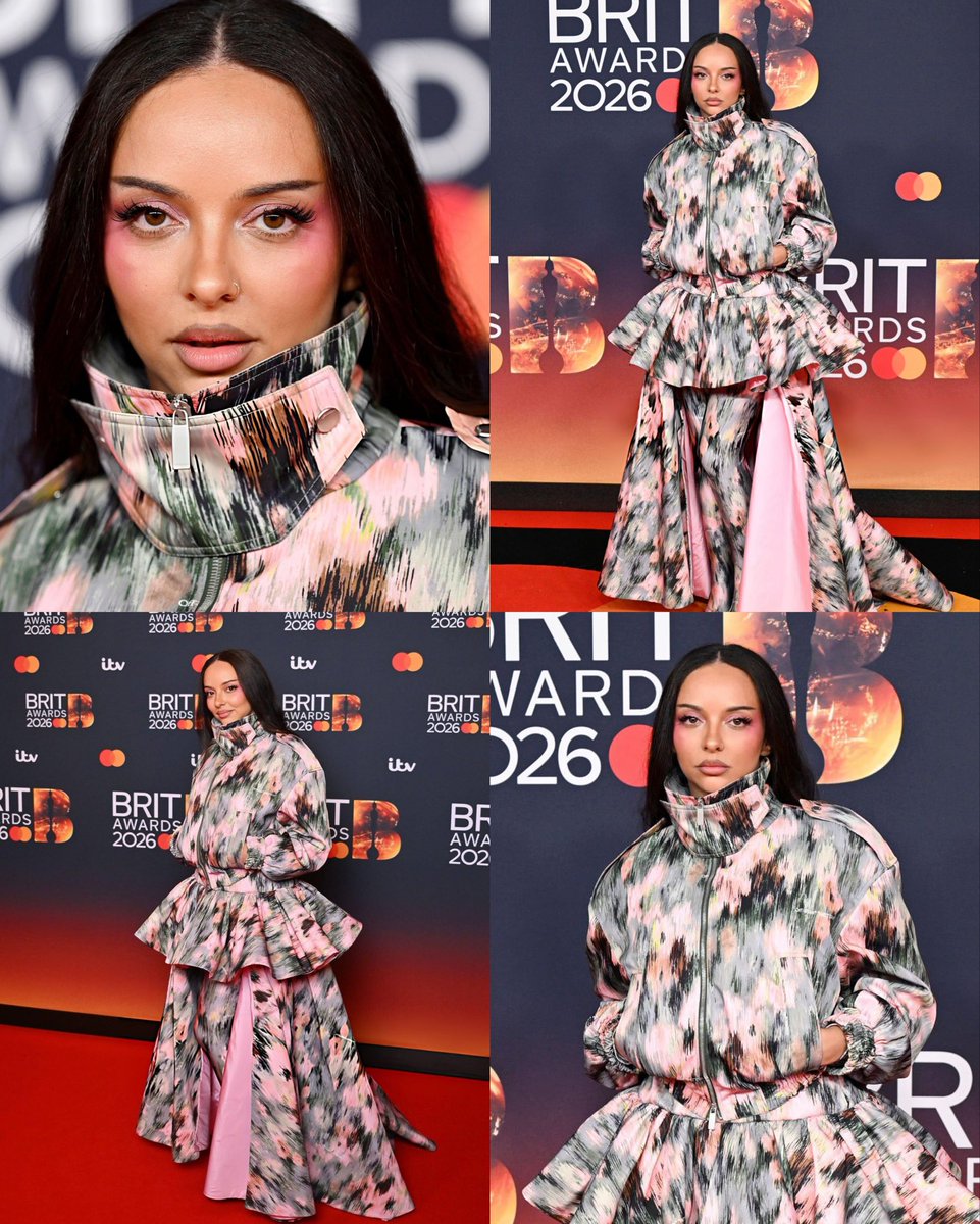 🩵2025                                                 2026🩷