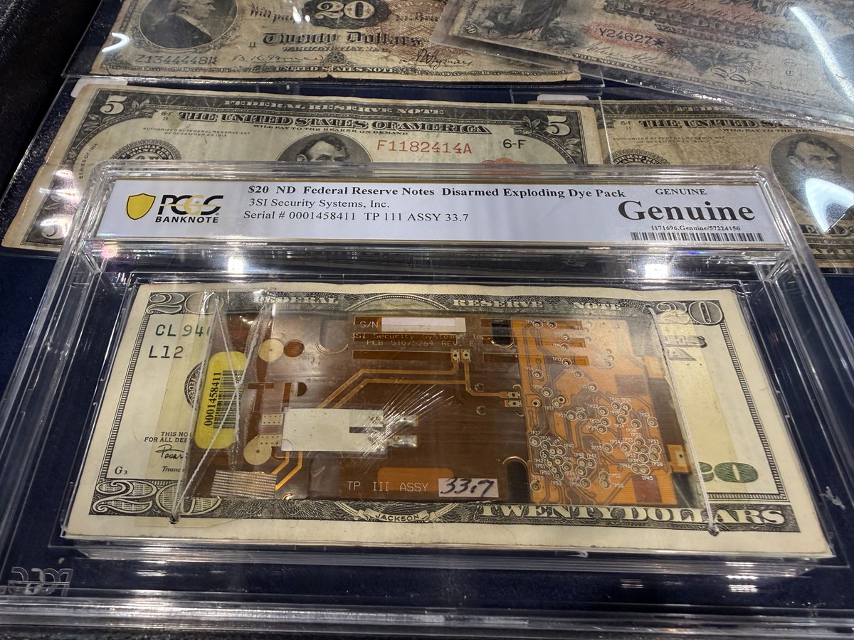 ANACoins's tweet image. Spotted these interesting pieces on the floor! What's something you saw at the National Money Show that caught your eye? 👀

#CoinCollecting #NationalMoneyShow #HistoryInYourHands