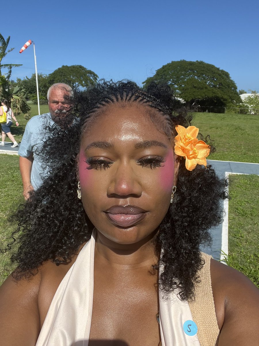luvvvkenn's tweet photo. an island gyal at heart🌺 https://t.co/2Dh0SDo7f8