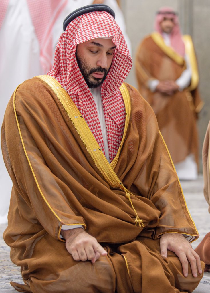 Rqqe_1's tweet photo. اتصل على الشيخ محمد بن زايد
أكد وقوف السعودية بجانب الإمارات

اتصل على الشيخ تميم بن حمد
أكد وقوف السعودية بجانب قطر

اتصل على الأمير مشعل الصباح
أكد وقوف السعودية بجانب الكويت

اتصل على الملك حمد بن عيسى
أكد وقوف السعودية بجانب البحرين

الله يمد بعمرك ياسيدي للاسلام والمسلمين💚 https://t.co/jSx8jxQgTs