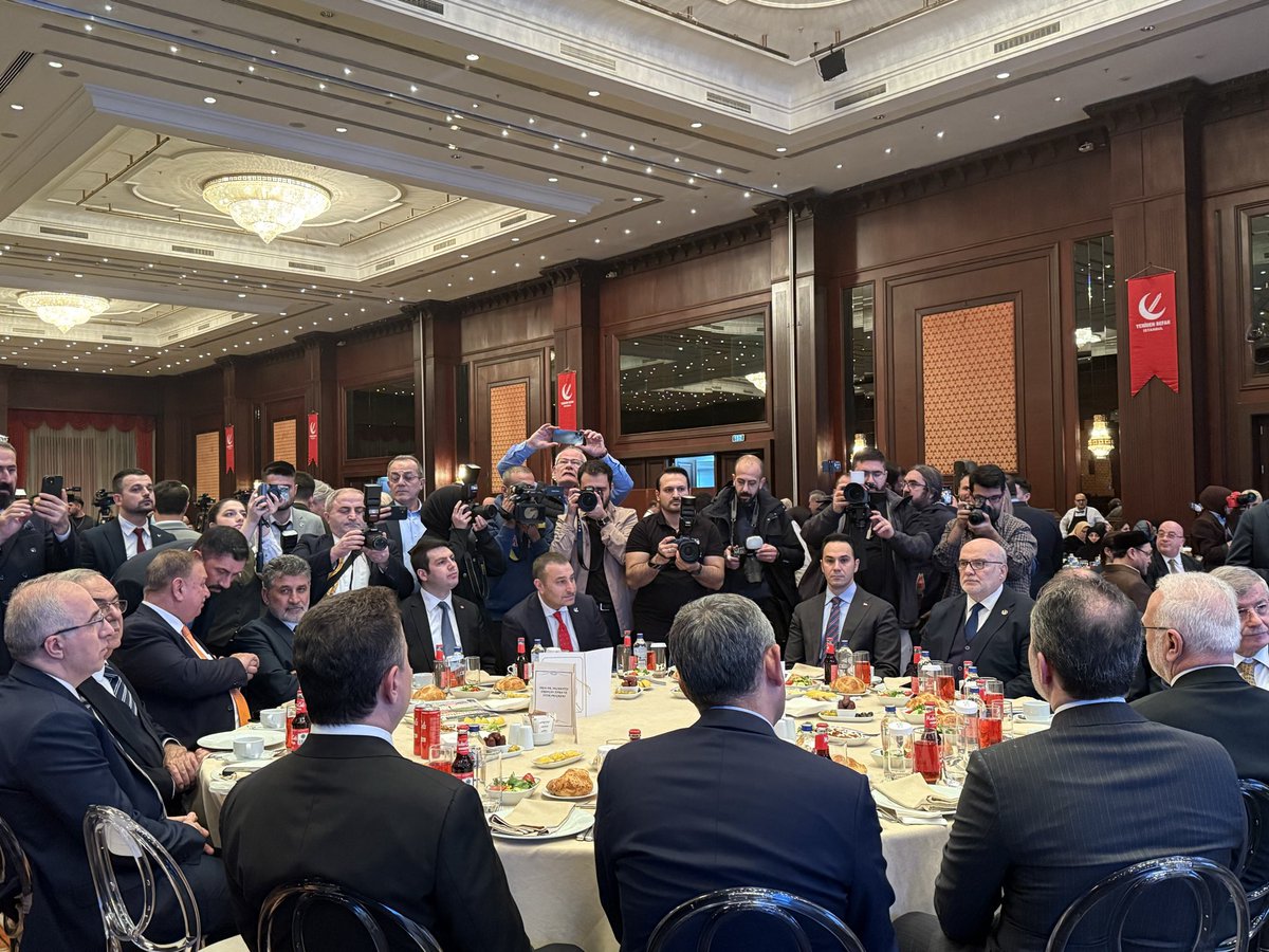 İstanbul İl Başkanlığımızın düzenlediği, Genel Başkanımız Dr. Fatih Erbakan ve diğer siyasi partilerin Genel Başkanlarının katılımlarıyla, Erbakan Hocamızı anma ve iftar programına katılım sağladık.