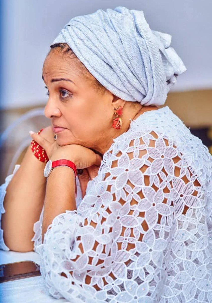 Opomulero must be added to this rare gem. She carries the male engines