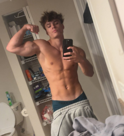 My top alphas of February 😈

<a href="/CashGodflexer/">CashGodflexer</a> 

Totally shredded sexy teen god