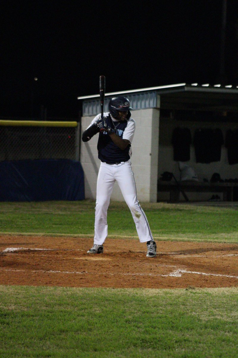 WalterRobinson13 tweet media