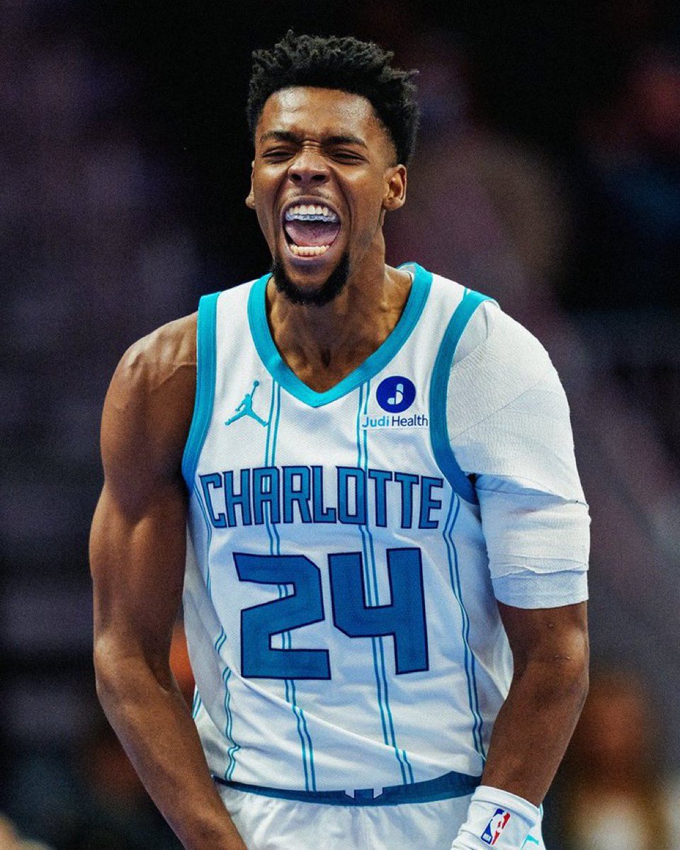 Hornets Lead tweet media