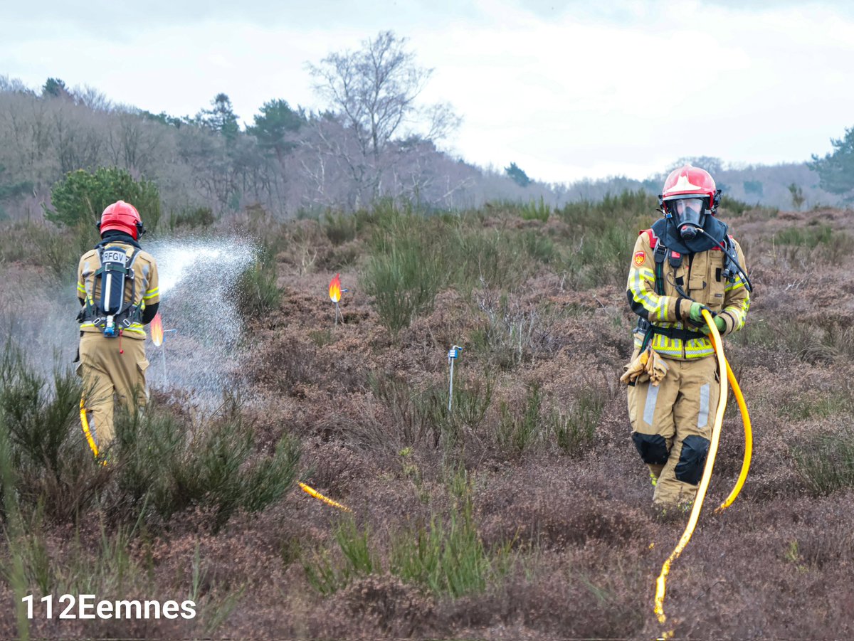 Grote natuurbrandoefening doodweg Laren NH 

#Brandweer #Oefening #LarenNH