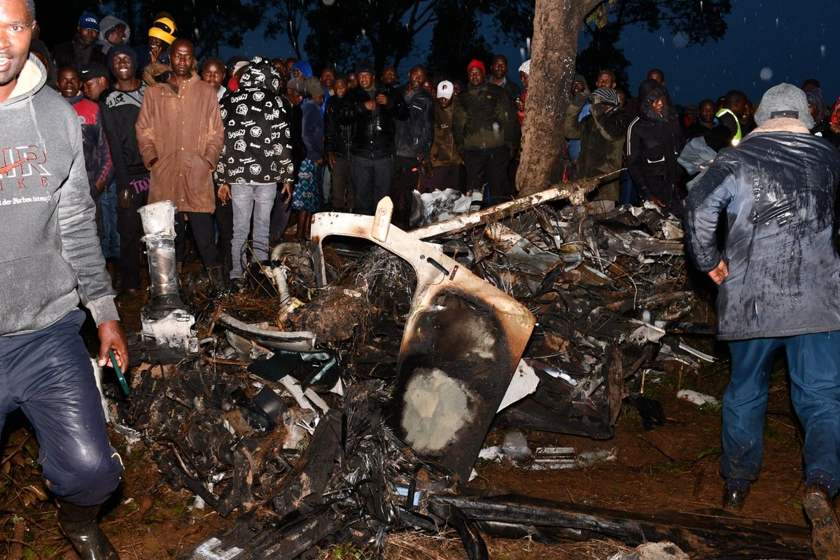 Currently at the Helicopter Air crash at chepkiep , Nandi North forest,  Mosop constituency, Nandi county where have lost six kenyans. The bodies are currently being to Moi Teaching and Referral mortuary. 

My deepest condelences to family, friends and kenyans for this tragic