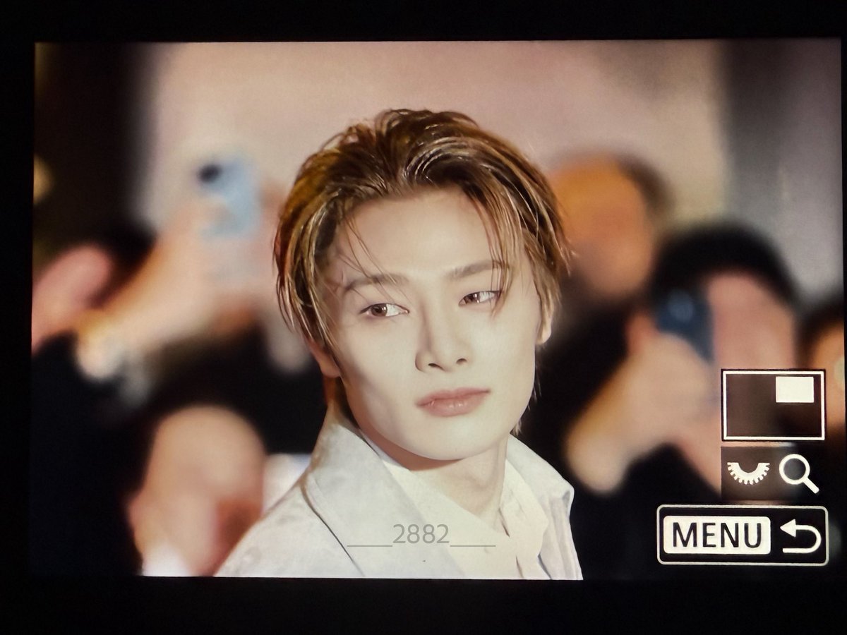 ___2882___ tweet media