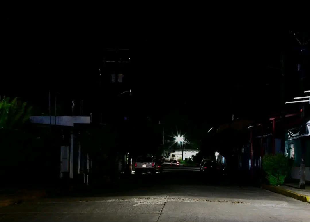 Exigen antorchistas servicio de alumbrado público ante incremento de inseguridad
facebook.com/share/p/18DaHn…