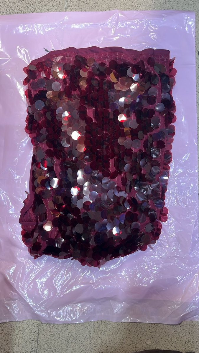 Erotic_shoppe's tweet image. The slippers, bag and sequin dress we sent out today.

Uyo, dopemu, Yaba , Ago✈️ 

#deliveries