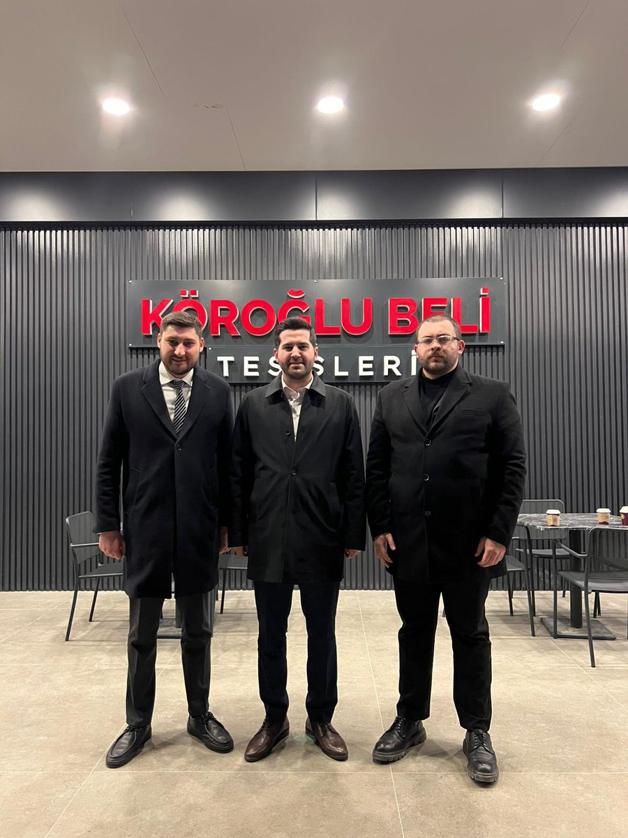 Genel Başkanımız Sayın Müsavat Dervişoğlu ile birlikte, Afyon İl Başkanlığımızın düzenlediği iftar programında kıymetli Afyonkarahisarlı hemşehrilerimizle bir araya geldik.

Ramazan’ın bereketini, birlik ve kardeşlik iklimini aynı sofrada paylaşmanın mutluluğunu yaşadık. Gönül