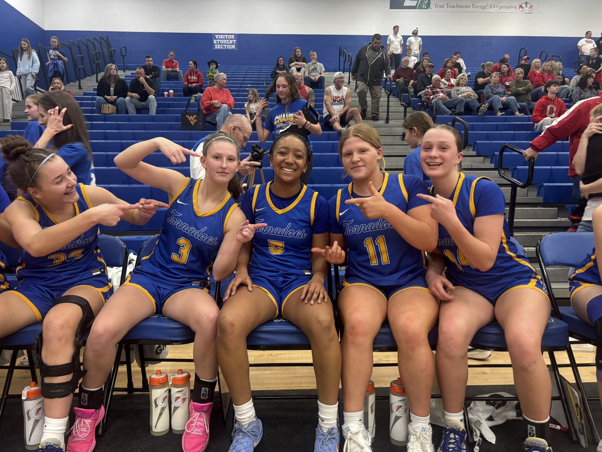 Teriauna Brandford. GAME WINNING THREE.

West M wins the district title, 30-28 in a thriller!

<a href="/EastDistrictAB/">East District (EDAB)</a> <a href="/WHIZscores/">WHIZ Sports</a>