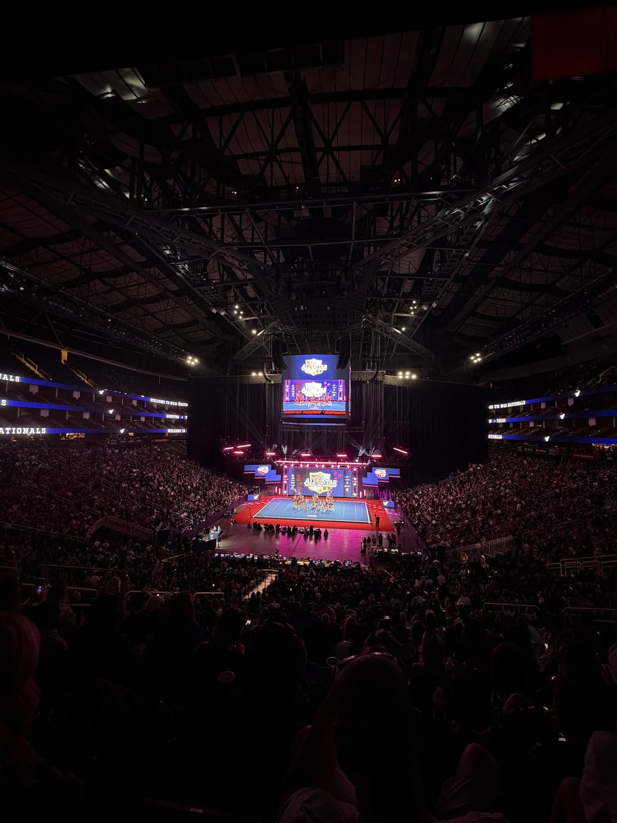 CheerTheory's tweet photo. That’s a lot of people watching cheerleading 🤩 https://t.co/x7cBhZBkBe