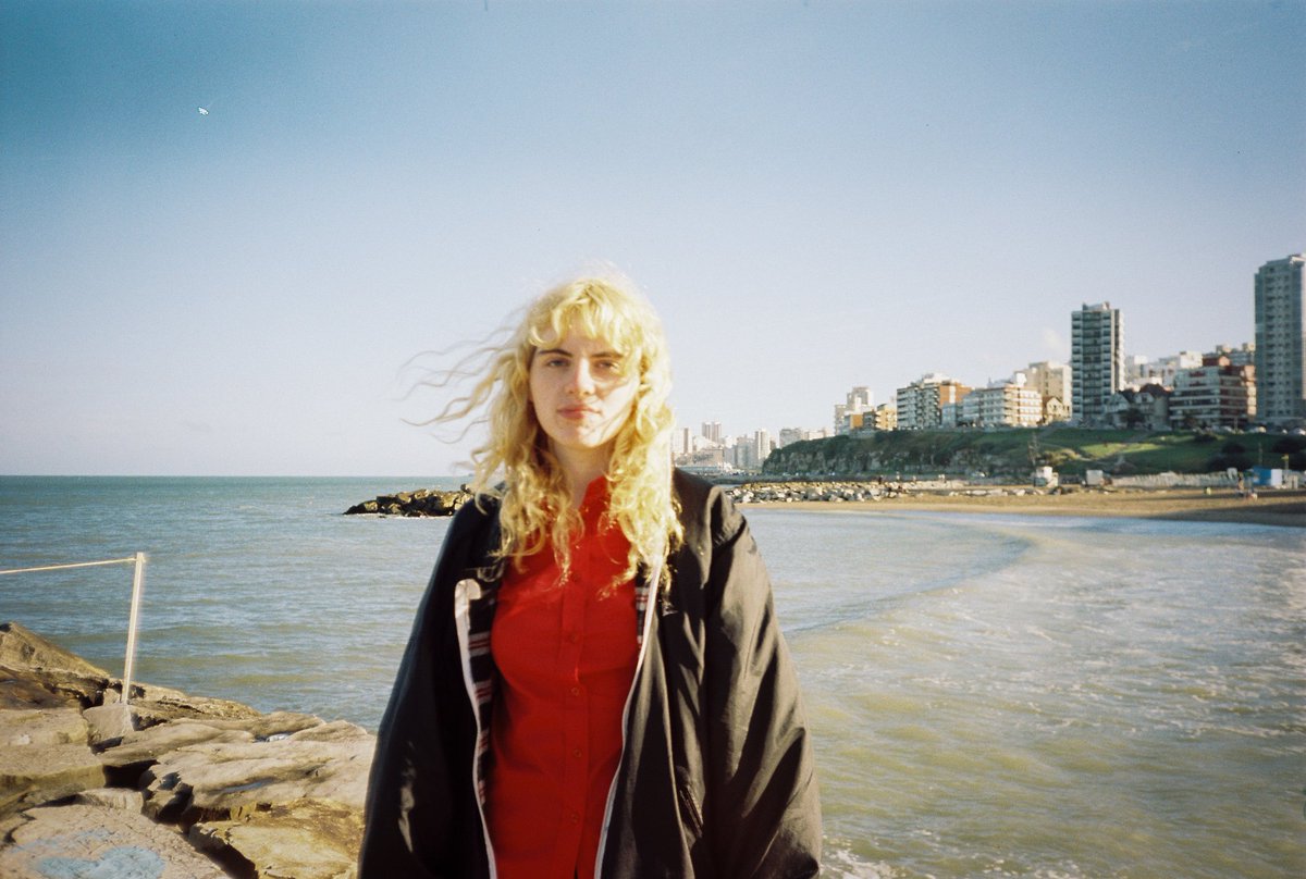 nadabrahma__'s tweet photo. al final le pedí que seamos novias en mar del plata y documentamos el viaje con una cámara analógica https://t.co/T99h3Gbu5o