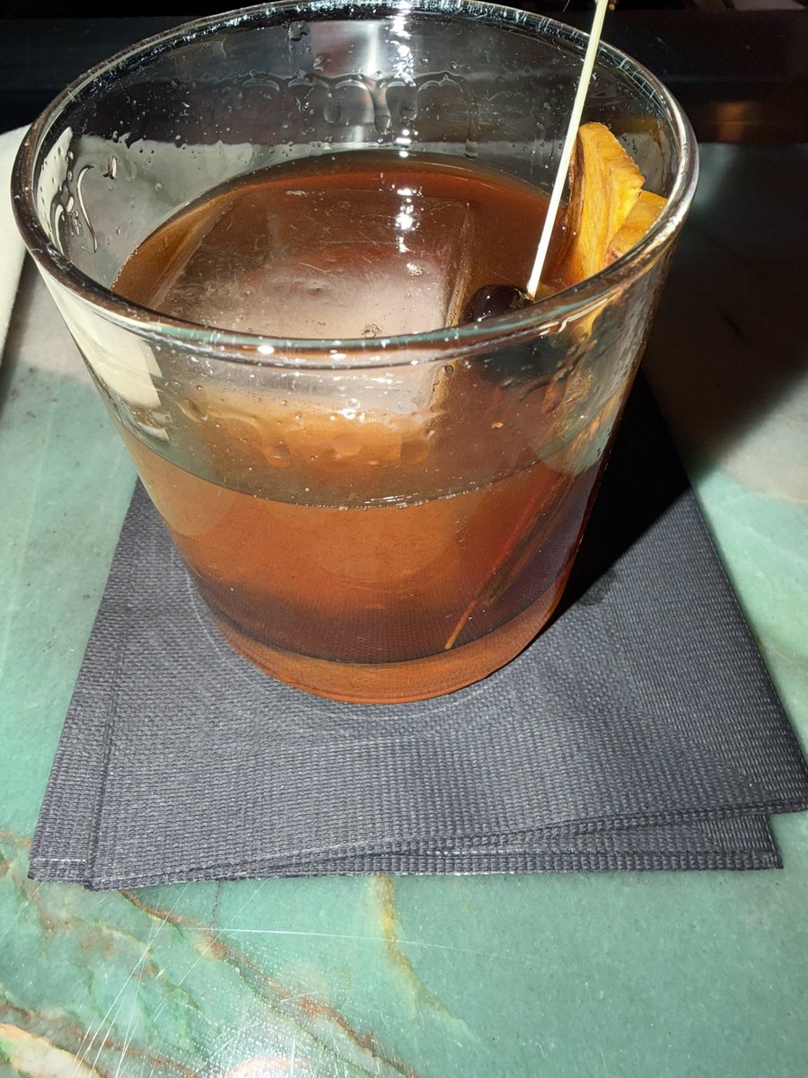 FanaticVegas's tweet photo. Brunch at Sugarcane on restaurant row at Venetian is pretty pretty good.   Try the Full Elvis with a Banana Rum Old Fashioned.  Your welcome twitter sphere. https://t.co/QMwf0CHrs1