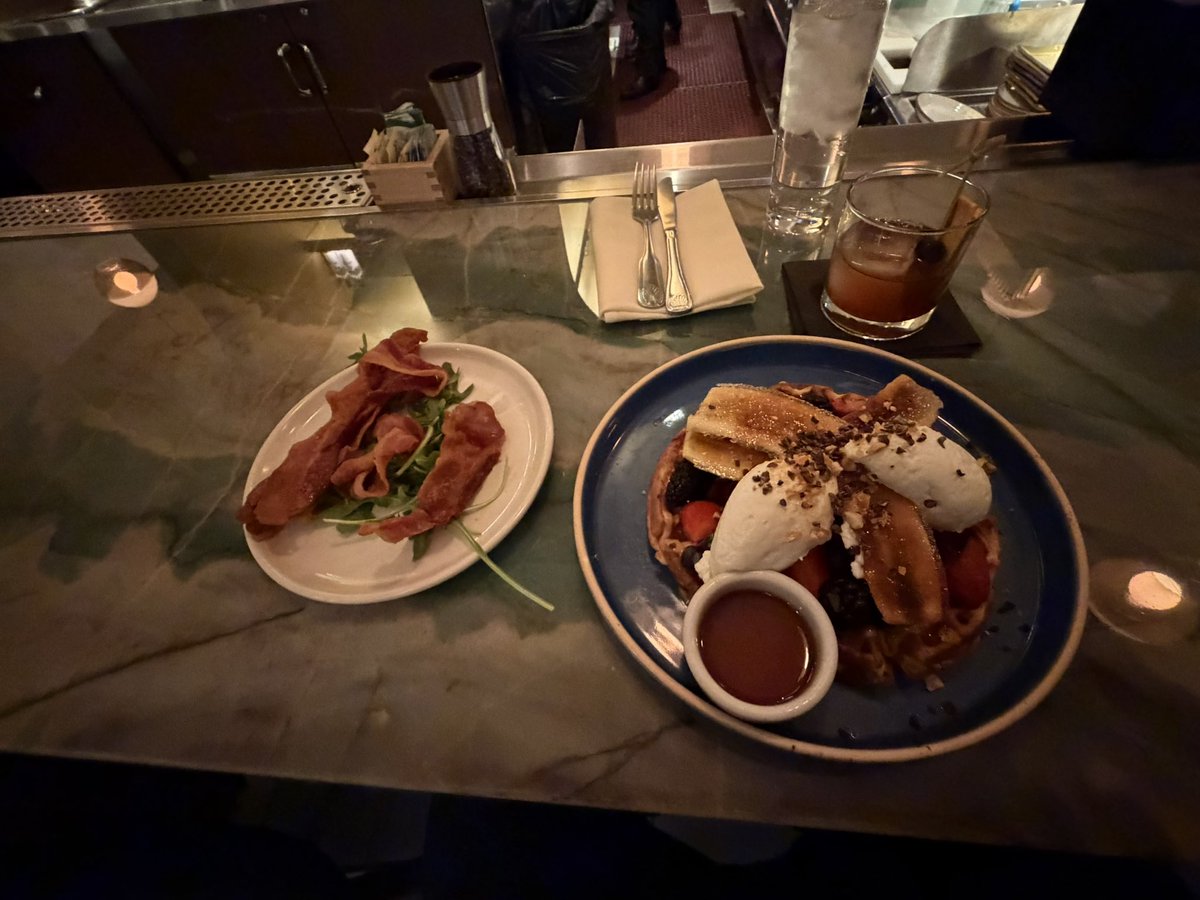 FanaticVegas's tweet photo. Brunch at Sugarcane on restaurant row at Venetian is pretty pretty good.   Try the Full Elvis with a Banana Rum Old Fashioned.  Your welcome twitter sphere. https://t.co/QMwf0CHrs1