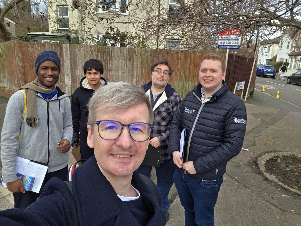 Super Saturday out in Waddon speaking to our neighbours 

Lots of positive conversations and plenty of encouraging feedback about the work we’re doing locally — from the filled in Minster underpass to protecting our green spaces 🌳

We keep working hard for Waddon 💙