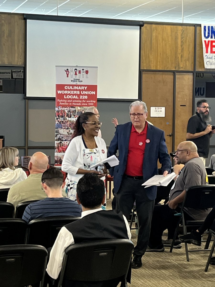 Culinary226's tweet image. Tipped earner Shop Stewards are gathered at Culinary Union HQ this morning for a #NoTaxesOnTips meeting with @RepHorsford and @LindaForNevada.

Culinary Union members are for the facts and to organize for a permanent No Taxes on Tips. ✊🏽