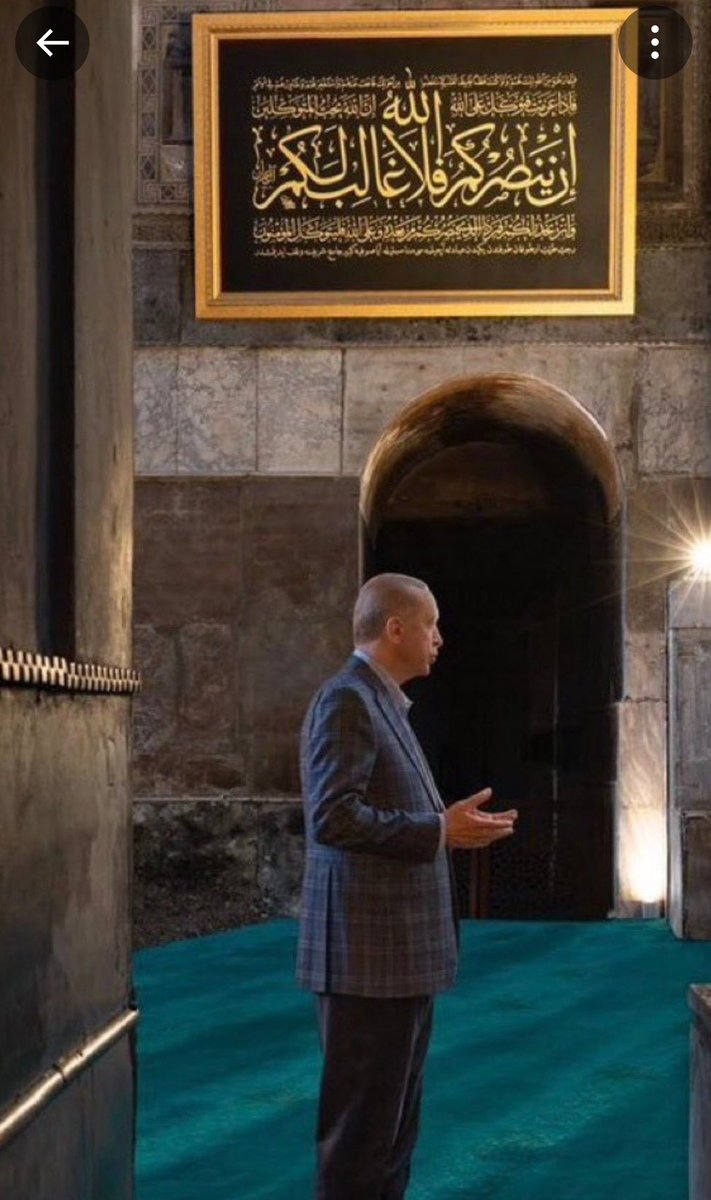 Düşünün
Dört bir yanı
Alev alev yanan 
Ve
Bu alevin tam ortasında olan 
Bir ülkede yaşıyorsunuz

Ama
Zerre miskal endişe duymuyorsunuz..?

Efendiler...
Herşey..
Emekli maaşı 
Asgari ücret ve..
Ekonomi değil..

İşte biz..
Bu günler için..
Erdoğan diyoruz..

Adamsın 
<a href="/RTErdogan/">Recep Tayyip Erdoğan</a> 🇹🇷