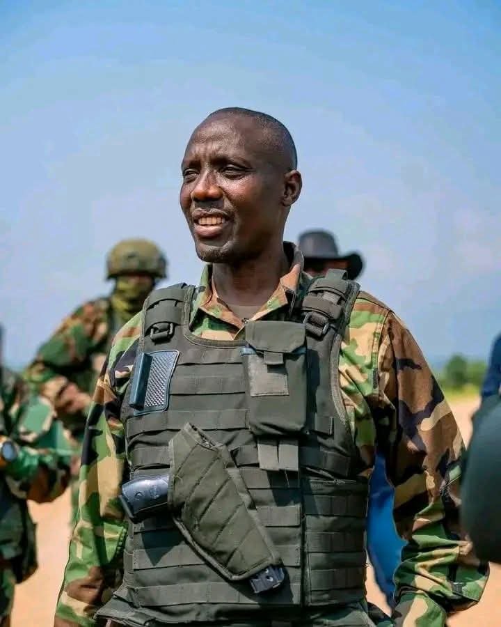 Que les choses soient claires. les rumeurs annonçant la mort du Général Makenga sont totalement infondées. 
Le Général Makenga est vivant et en pleine possession de ses moyens. 

Quant aux crimes commis par le régime de Kinshasa, notamment l’assassinat du Colonel Willy Ngoma et