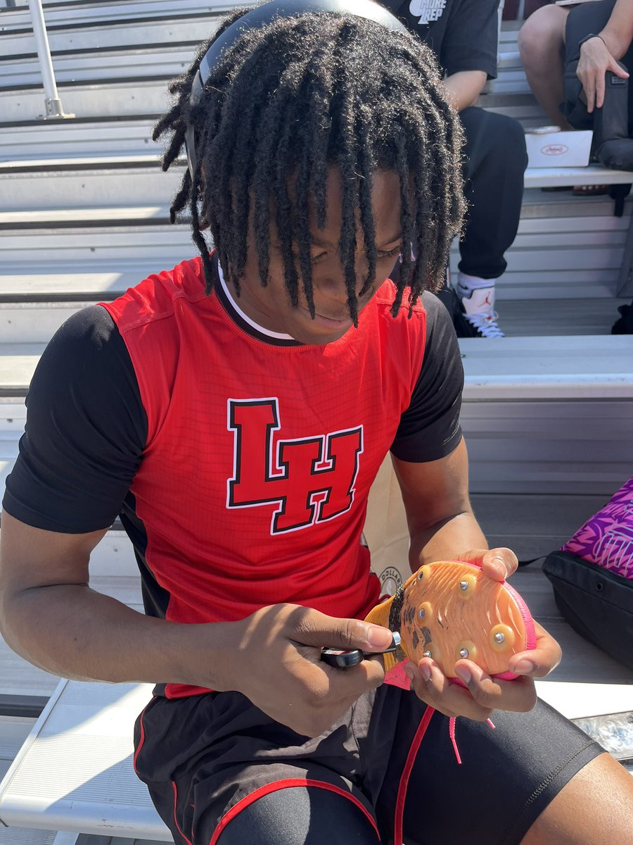 LHHS Track tweet media