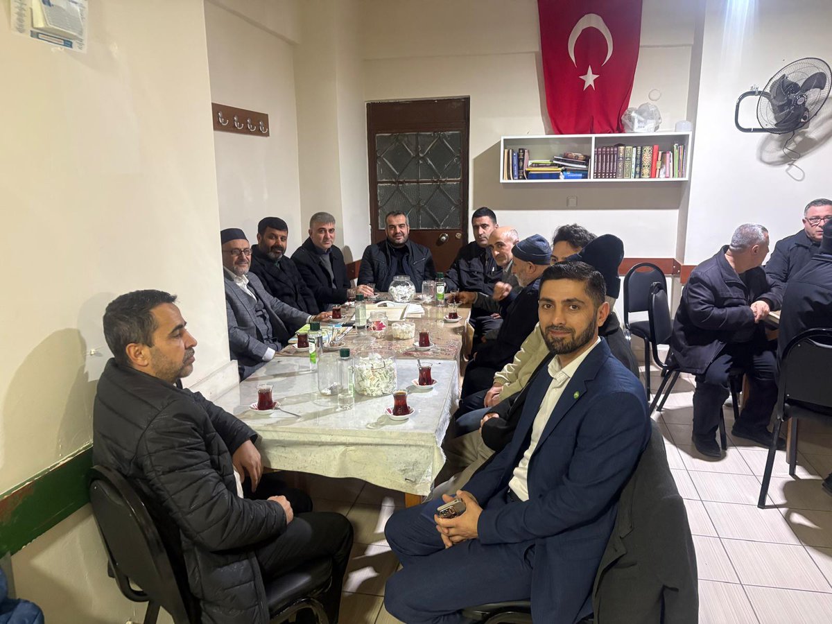 İl Başkanımız Ali Çiftçioğlu ve Kartepe İlçe Başkanımız Saim Bamidici, Peygamber Sevdalıları Gebze Temsilciliği tarafından düzenlenen iftar programına iştirak etti.
Nazik davetleri ve samimi misafirperverlikleri için kendilerine şükranlarımızı sunuyoruz.
