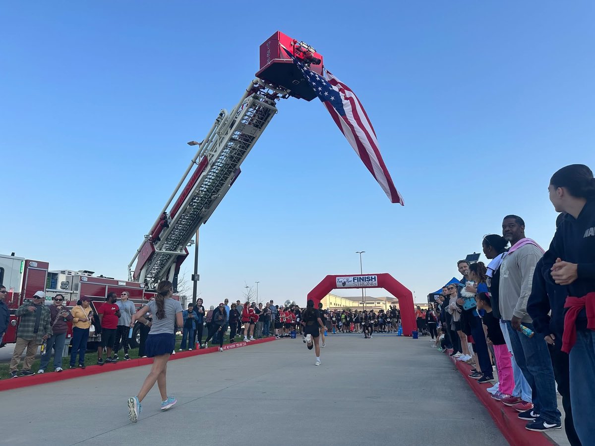 pratt_michael's tweet photo. Great weather and incredible turnout at Tomball ISD Fun Run this morning!

So great to visit with so many supporters! 

It was fun cheering on all participants!

#Fun #Community #TX38 #prattforcongress https://t.co/iWMWsiIskj